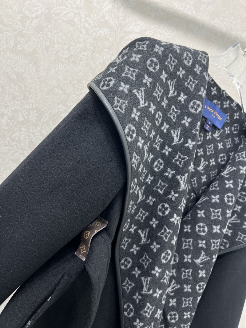 l0vis Vvtt0n outwear